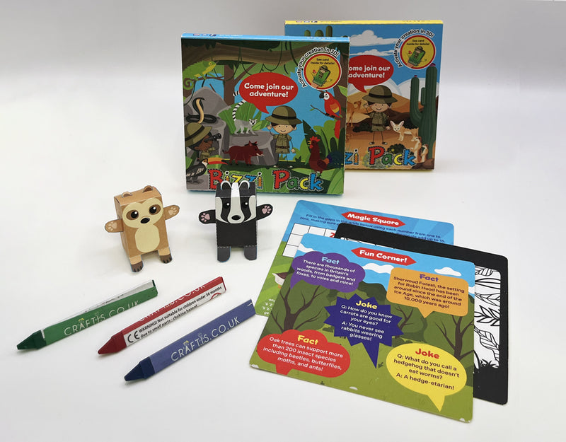 Load image into Gallery viewer, Fold out activity packs, Pop our puppets. Activity packs for kids. Three triangular crayons, Crayons for kids, Craftis crayons. Jungle activity pack. Woodland activity pack. Ocean activity pack. Desert activity pack.